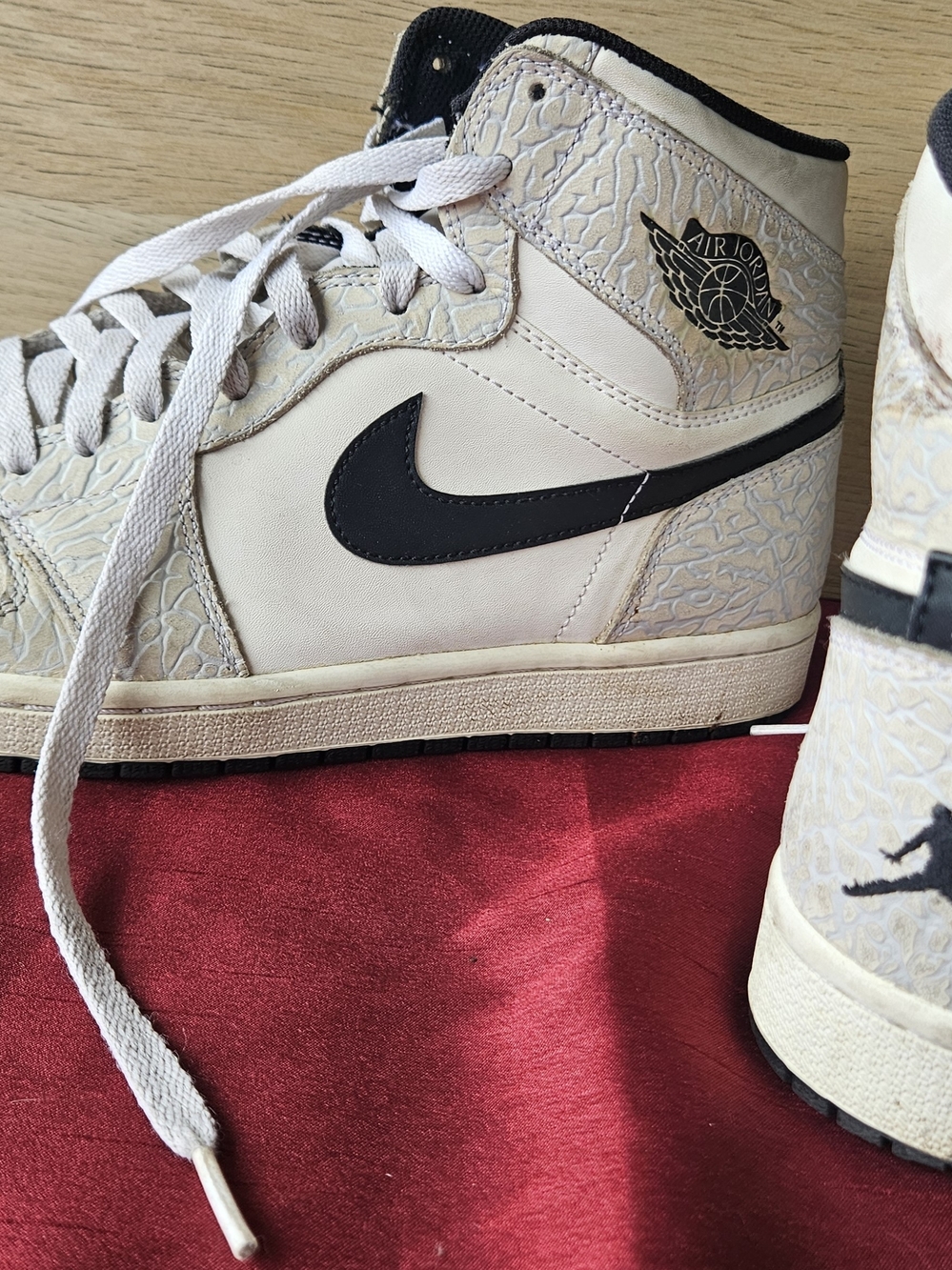 Air Jordan 1 Retro High Top White Elephant Print Adult 11 Shoes Sneakers RARE!
